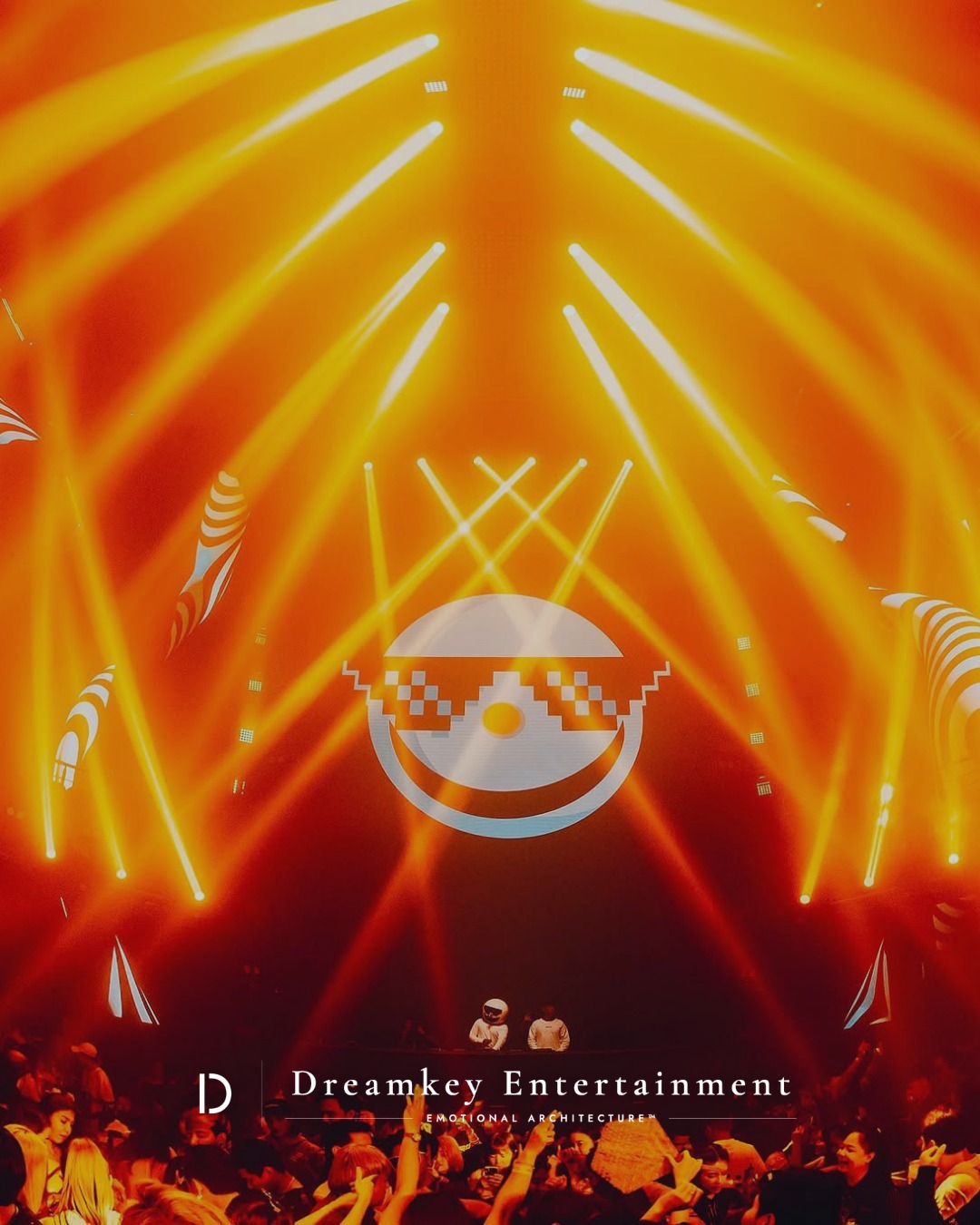 WHEN THE LIGHT FINDS SNWMN.

The music takes over.
The lights lock in.
The mask becomes the moment.
